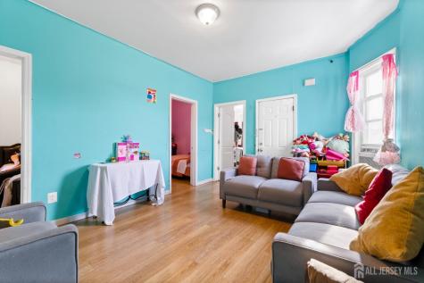183 Walnut Street Paterson NJ 07522