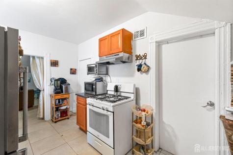 183 Walnut Street Paterson NJ 07522