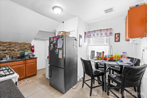 183 Walnut Street Paterson NJ 07522