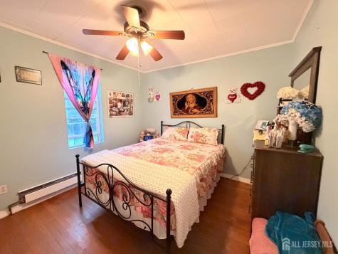 44 East Tappen Street Port Reading NJ 07064