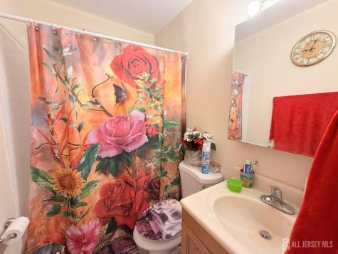 44 East Tappen Street Port Reading NJ 07064