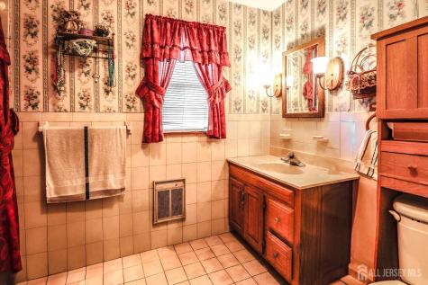 484 Old Post Road Edison NJ 08817