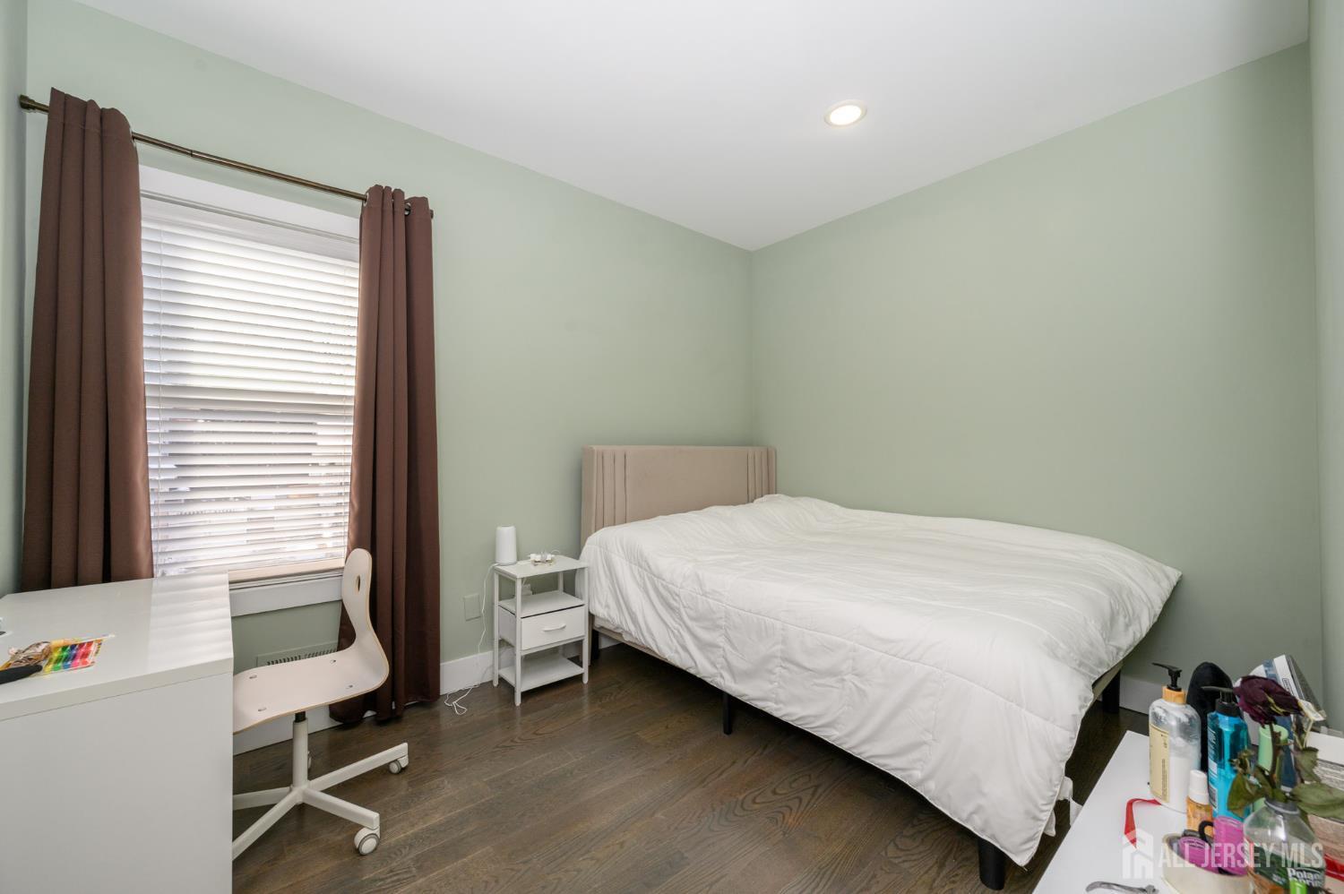 197 Garfield Avenue Jersey City NJ 07305