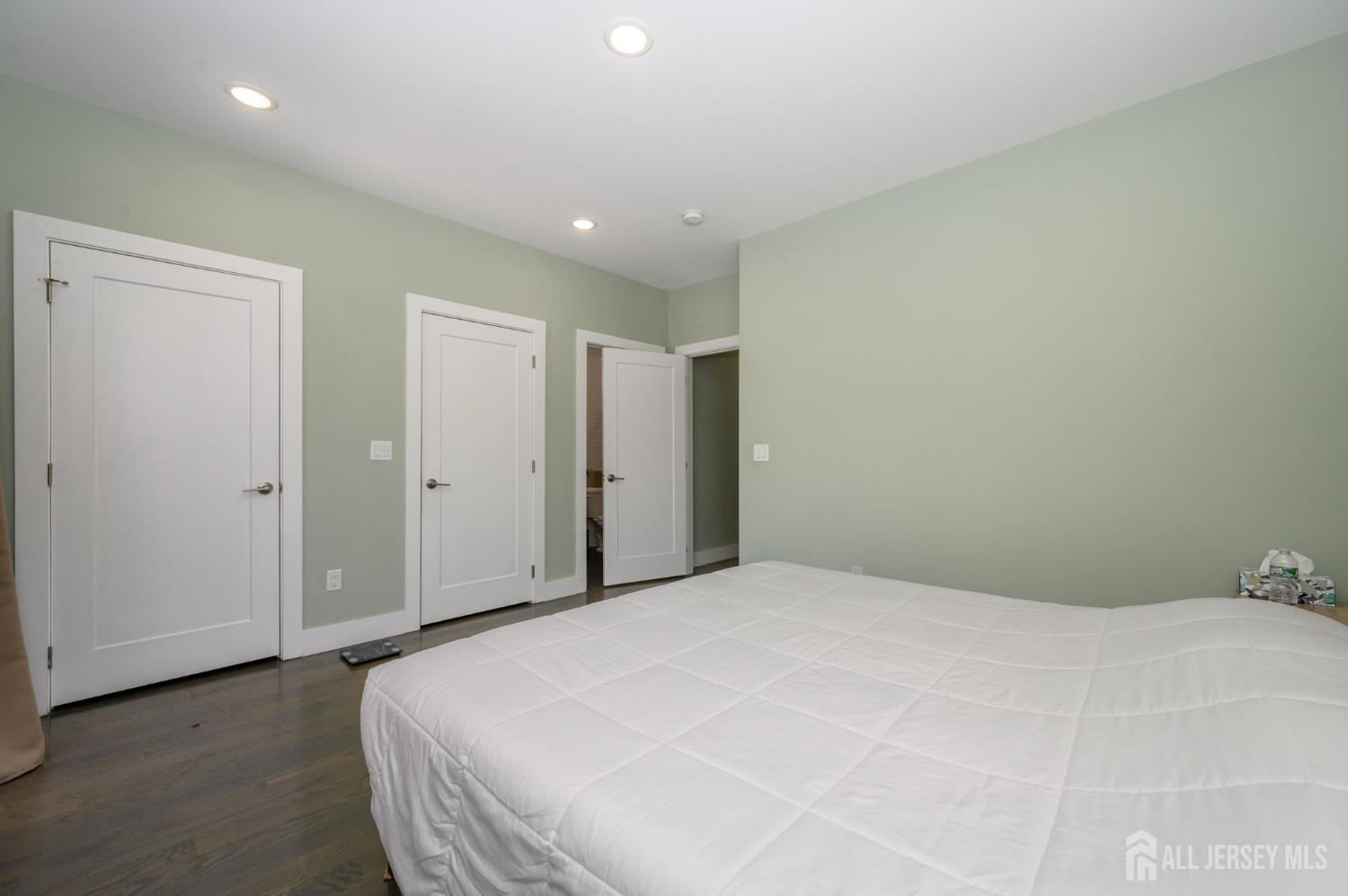 197 Garfield Avenue Jersey City NJ 07305