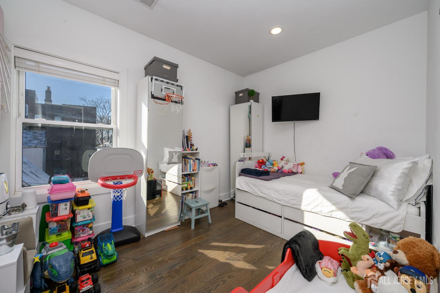 197 Garfield Avenue Jersey City NJ 07305
