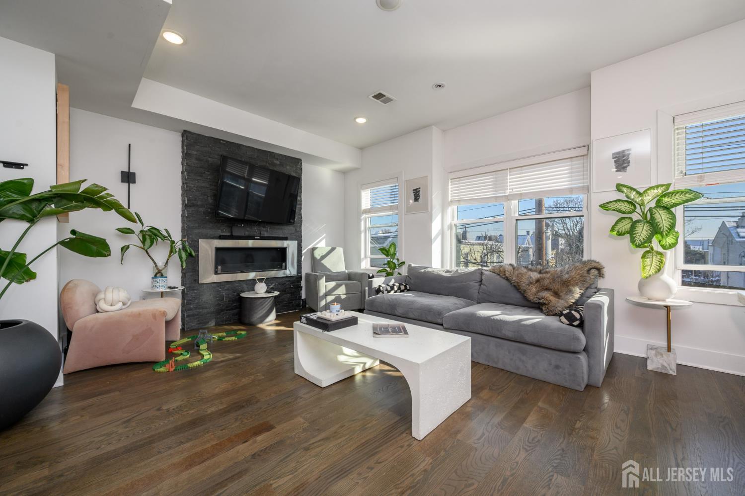 197 Garfield Avenue Jersey City NJ 07305