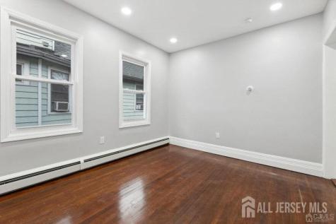 29 S 2nd Avenue S Highland Park NJ 08904