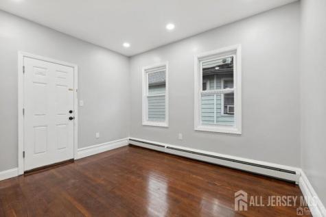 29 S 2nd Avenue S Highland Park NJ 08904