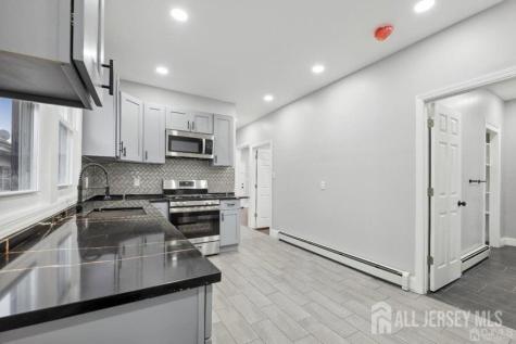 29 S 2nd Avenue S Highland Park NJ 08904