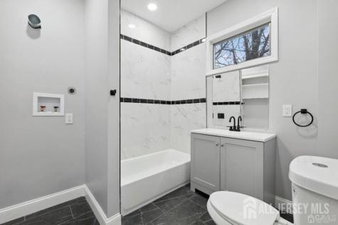 29 S 2nd Avenue S Highland Park NJ 08904