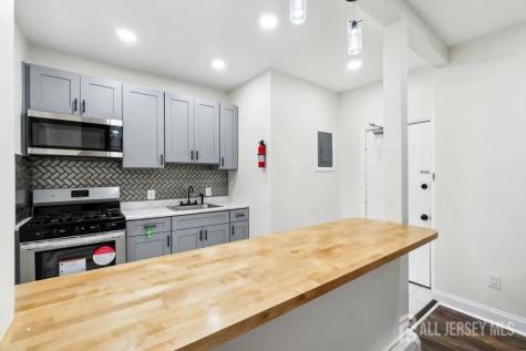29 S 2nd Avenue S Highland Park NJ 08904