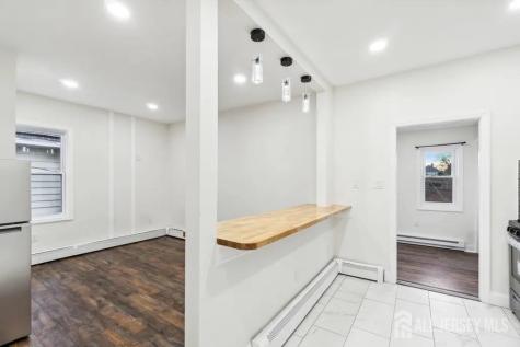 29 S 2nd Avenue S Highland Park NJ 08904