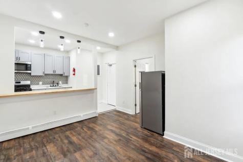 29 S 2nd Avenue S Highland Park NJ 08904