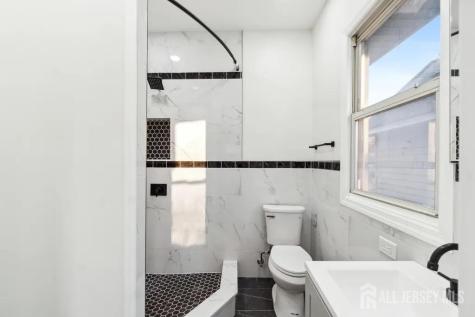 29 S 2nd Avenue S Highland Park NJ 08904