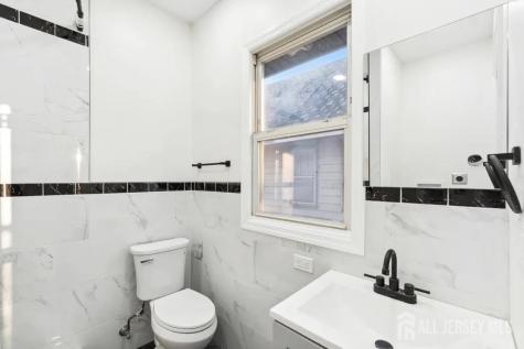 29 S 2nd Avenue S Highland Park NJ 08904