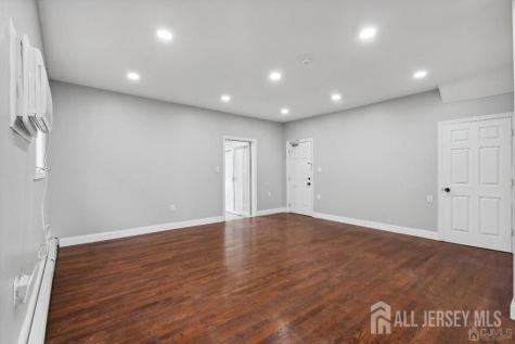 29 S 2nd Avenue S Highland Park NJ 08904