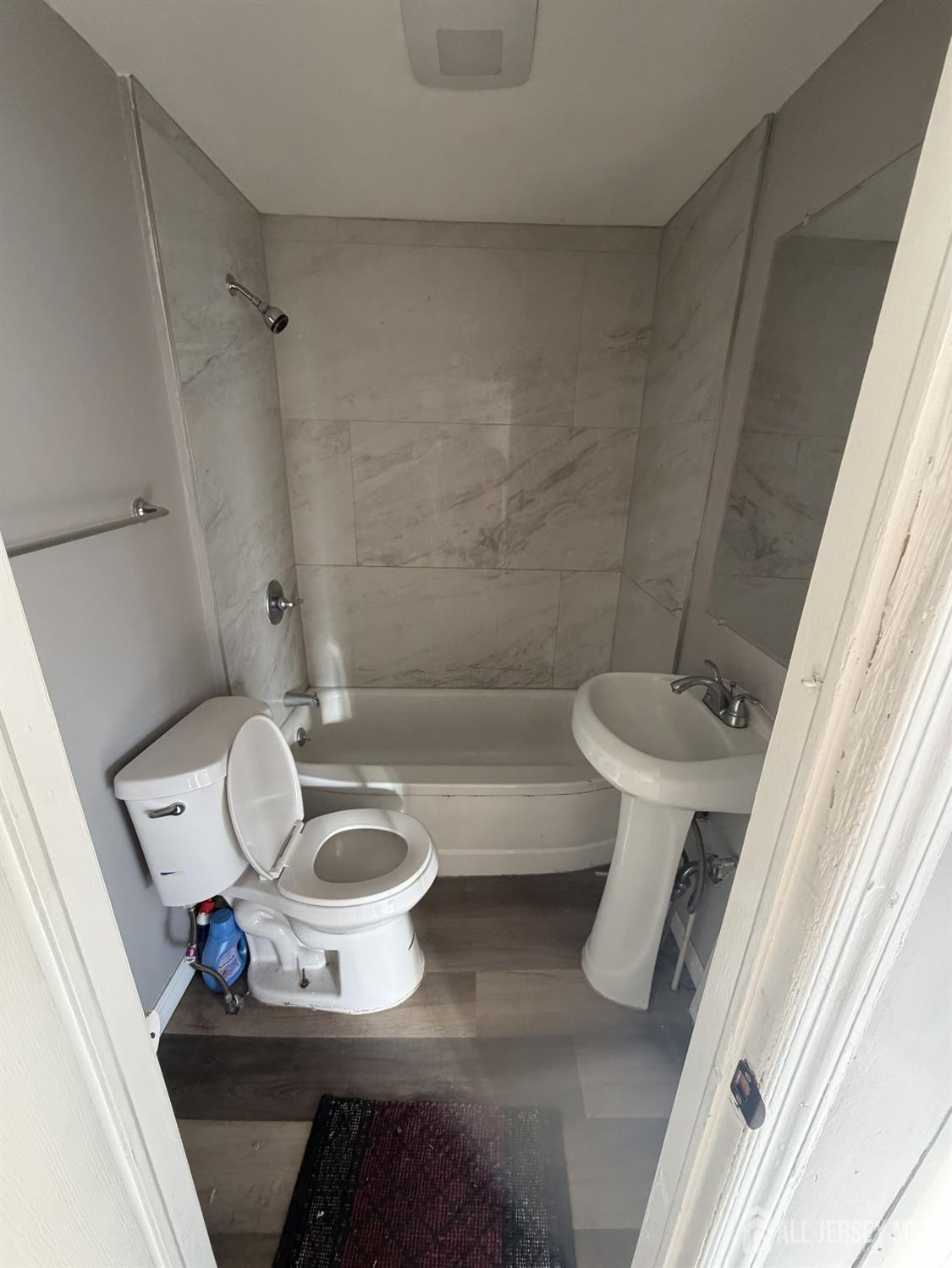 16 Lanning Street Ewing NJ 08618