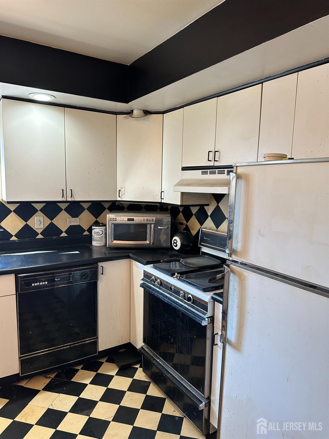 4311 Newkirk Avenue North Bergen NJ 07047