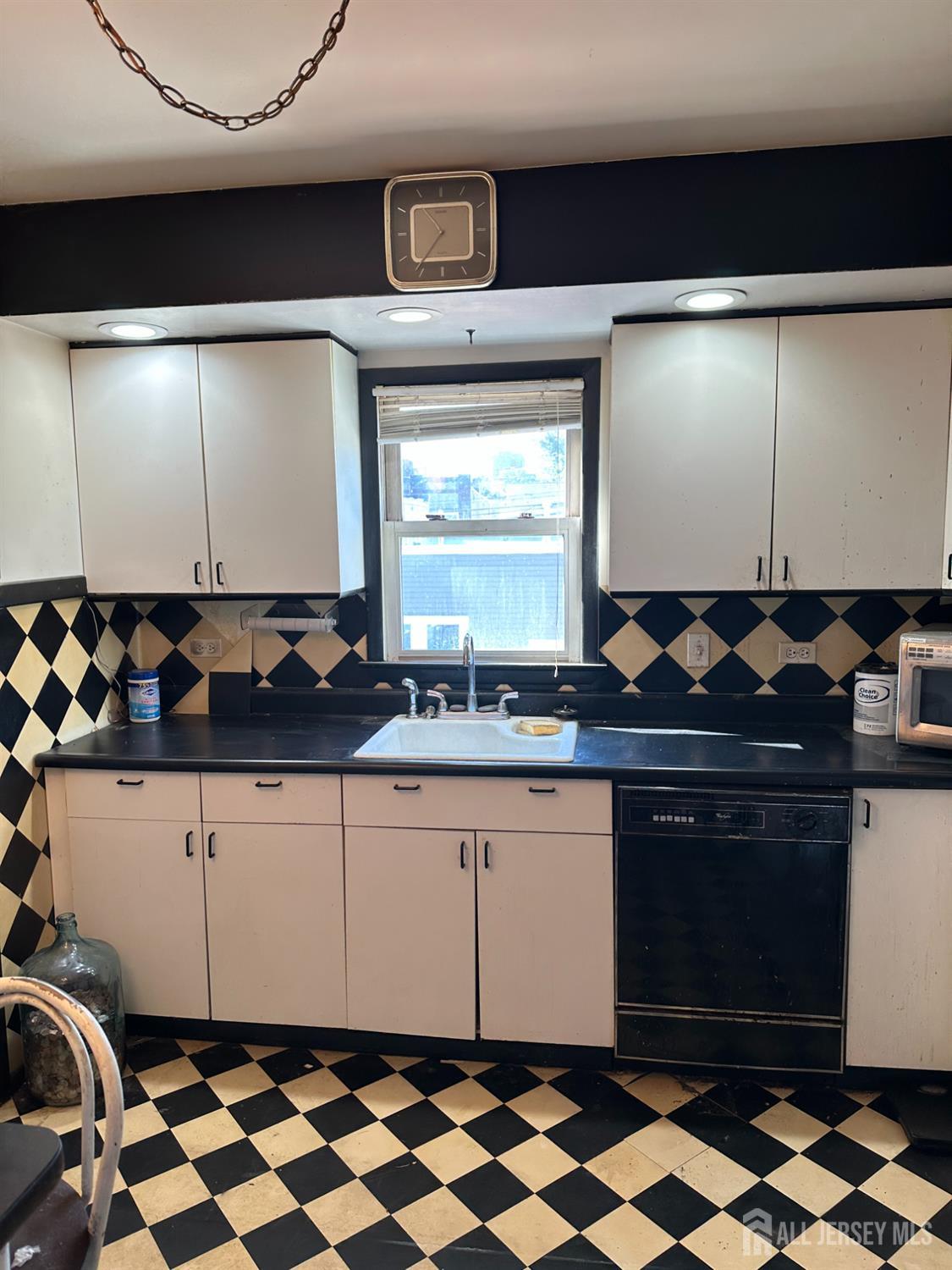 4311 Newkirk Avenue North Bergen NJ 07047
