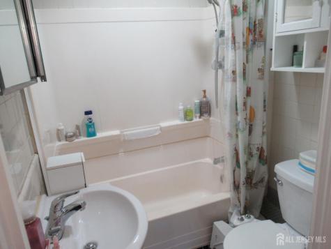 82 Pulaski Avenue Carteret NJ 07008