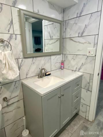 41 Elmwood Avenue Carteret NJ 07008
