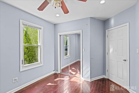 6 S 9th Avenue Highland Park NJ 08904