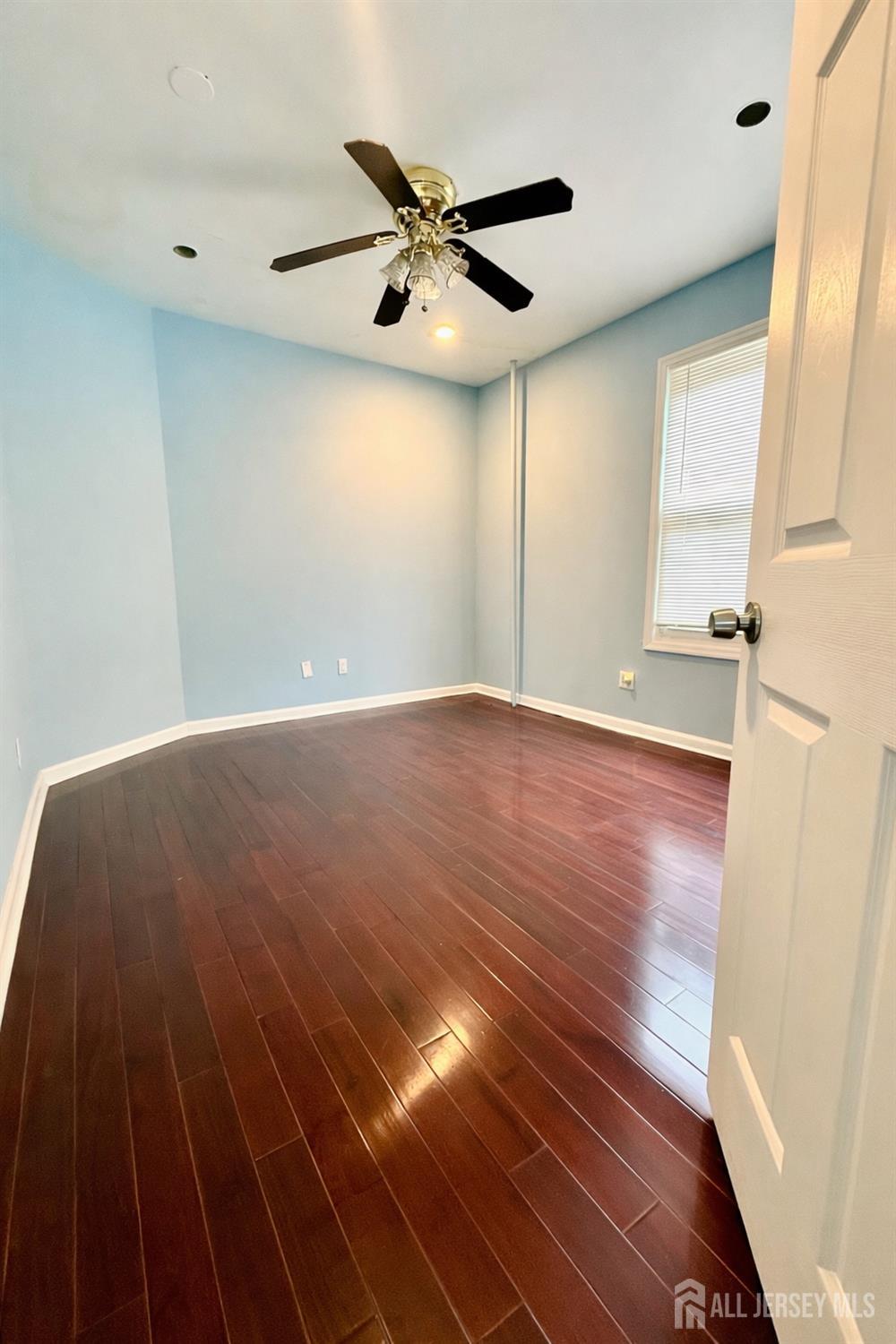 6 S 9th Avenue Highland Park NJ 08904