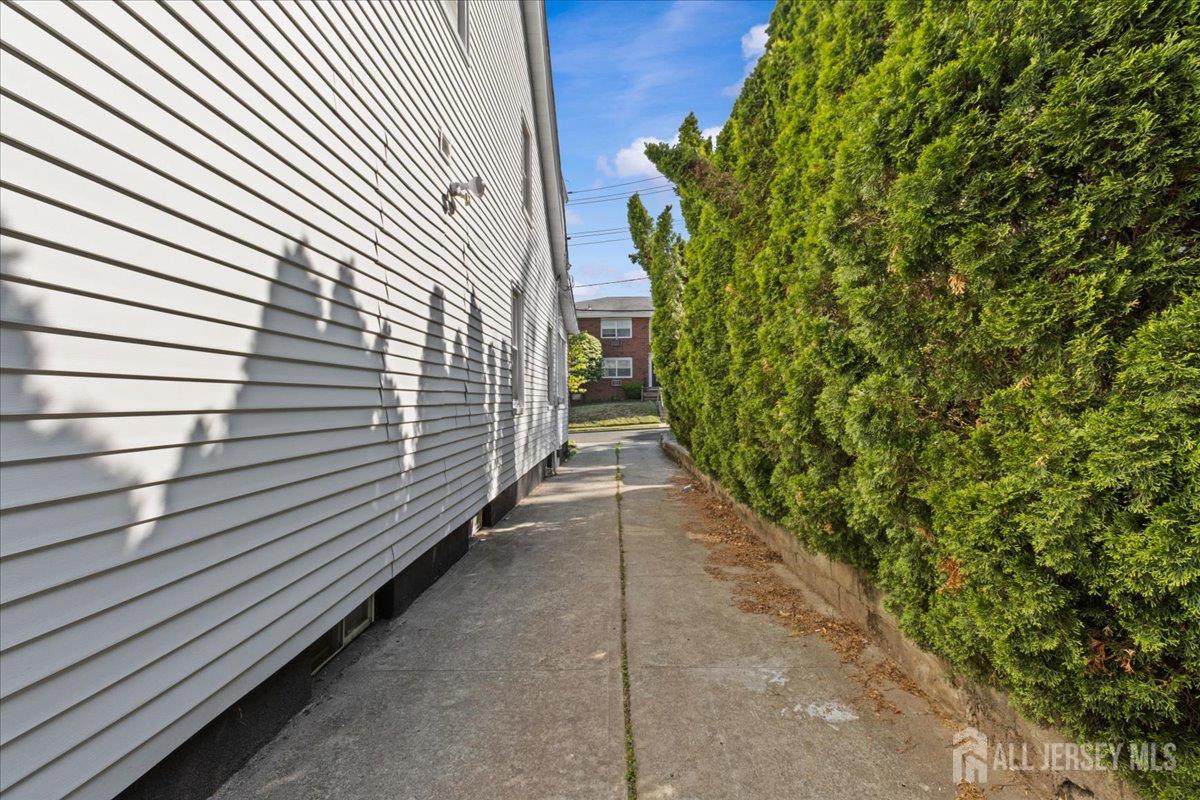 6 S 9th Avenue Highland Park NJ 08904