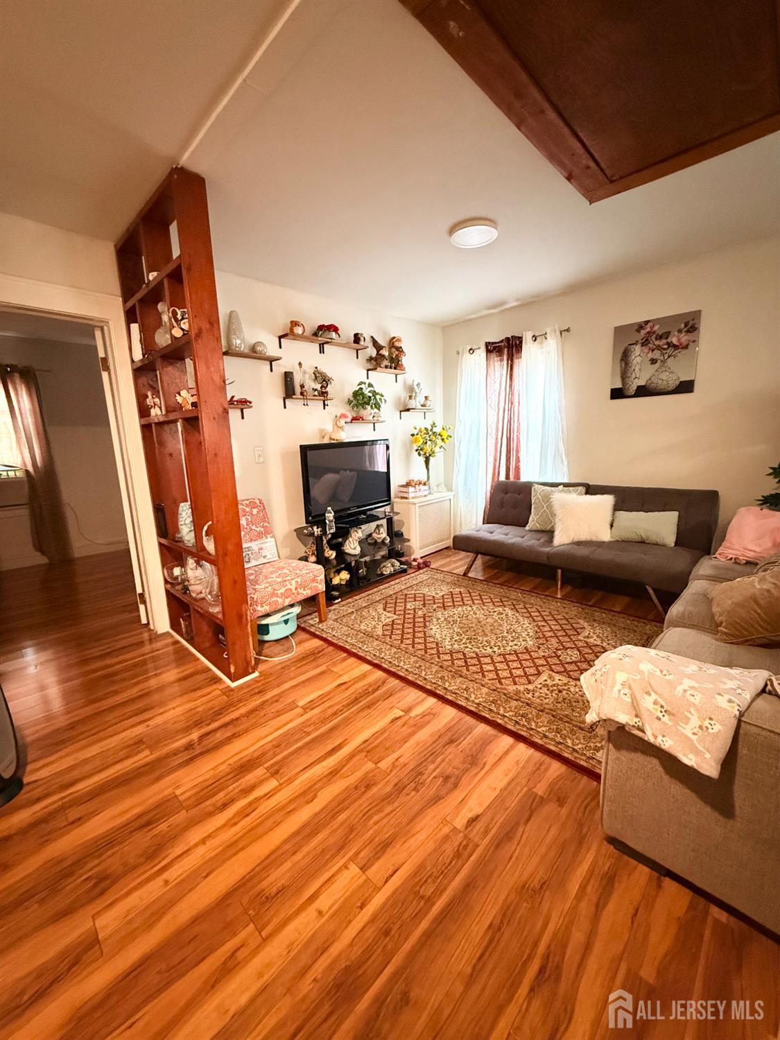 6 S 9th Avenue Highland Park NJ 08904