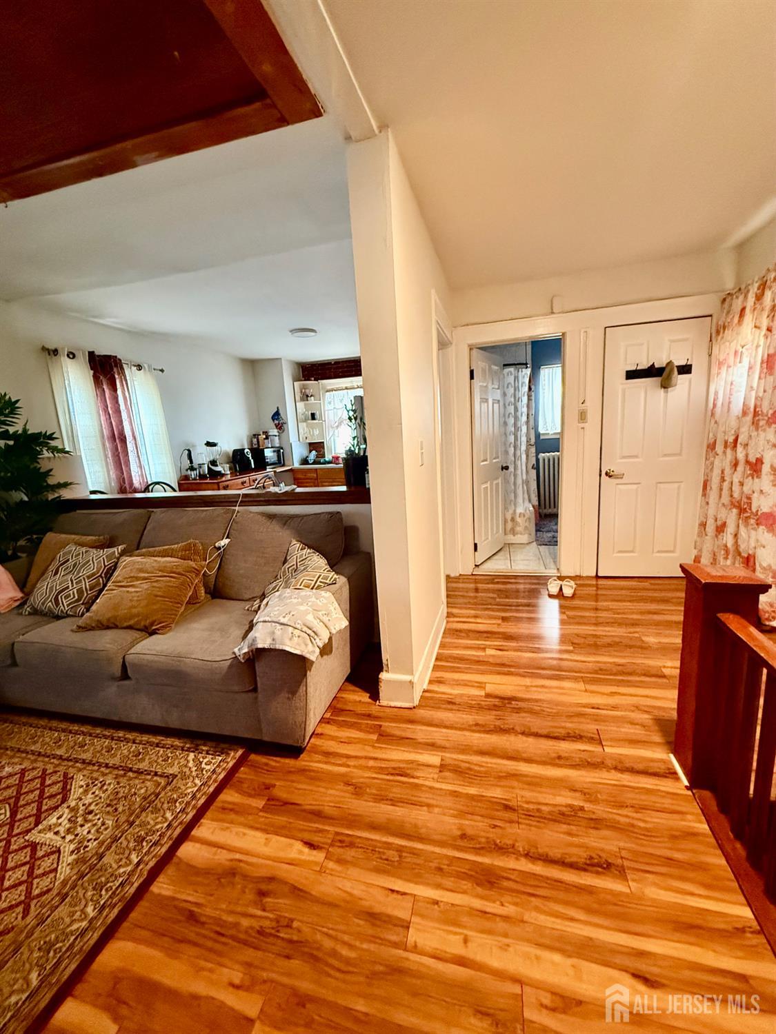 6 S 9th Avenue Highland Park NJ 08904