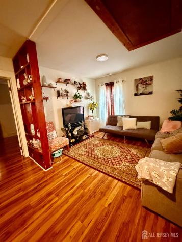 6 S 9th Avenue Highland Park NJ 08904