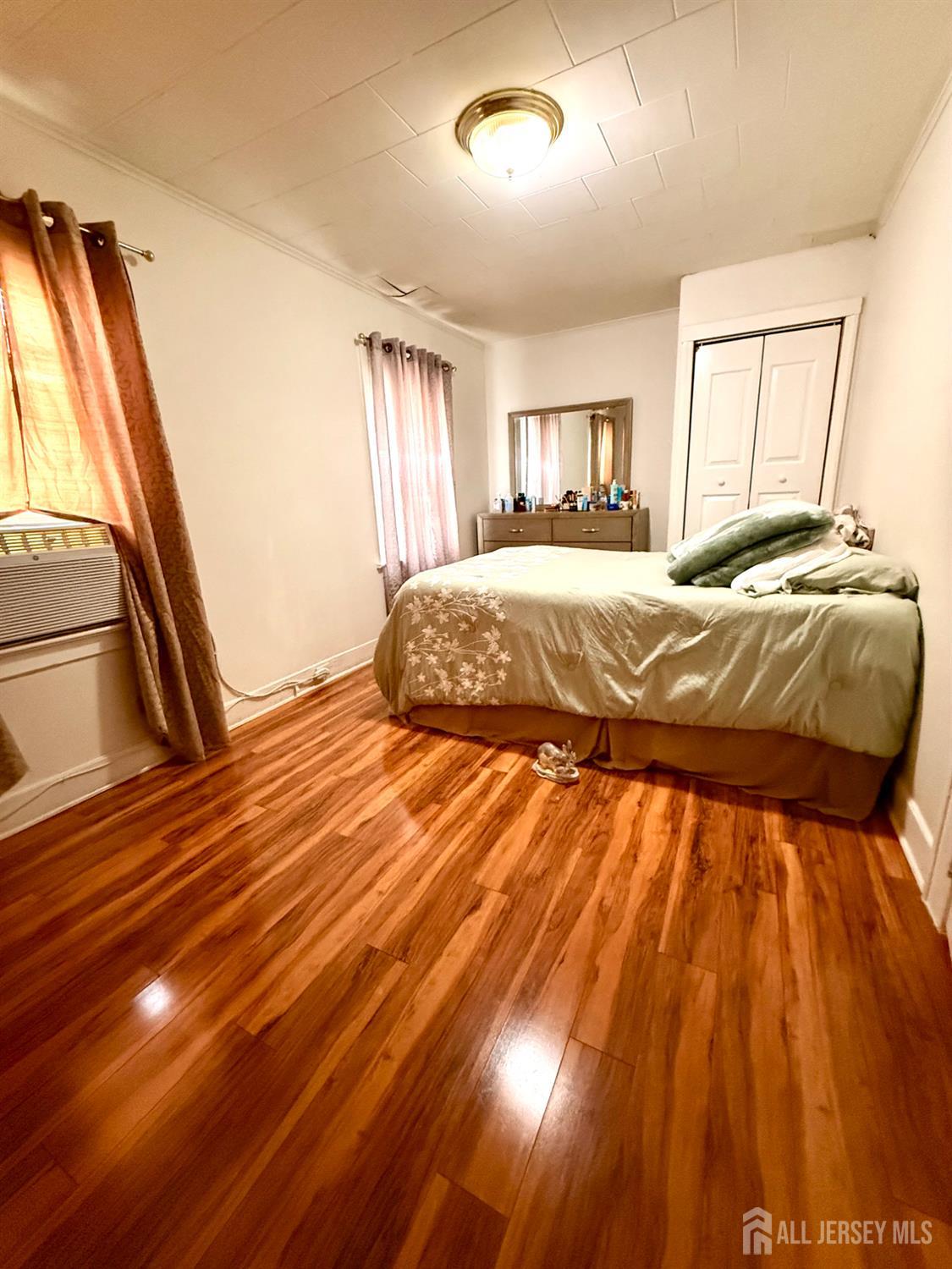 6 S 9th Avenue Highland Park NJ 08904