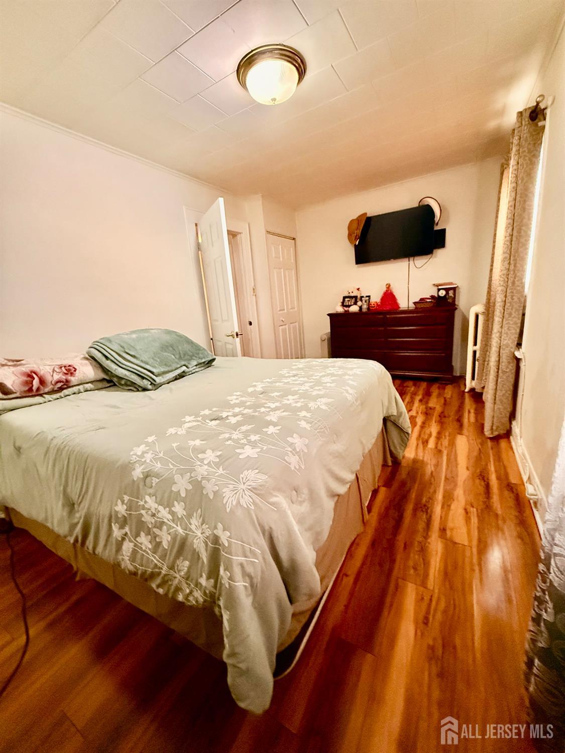 6 S 9th Avenue Highland Park NJ 08904