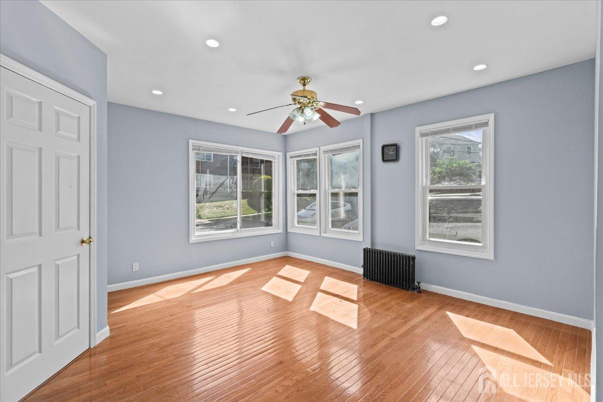 6 S 9th Avenue Highland Park NJ 08904