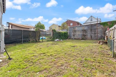 423 Augustine Place Perth Amboy NJ 08861