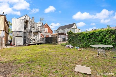 423 Augustine Place Perth Amboy NJ 08861