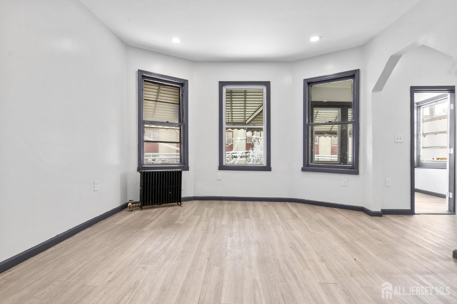211 N 13th Street Newark NJ 07107