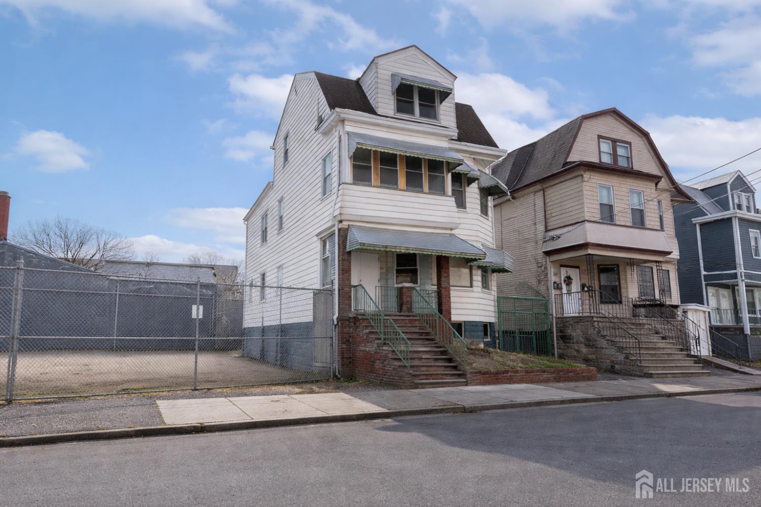 211 N 13th Street Newark NJ 07107