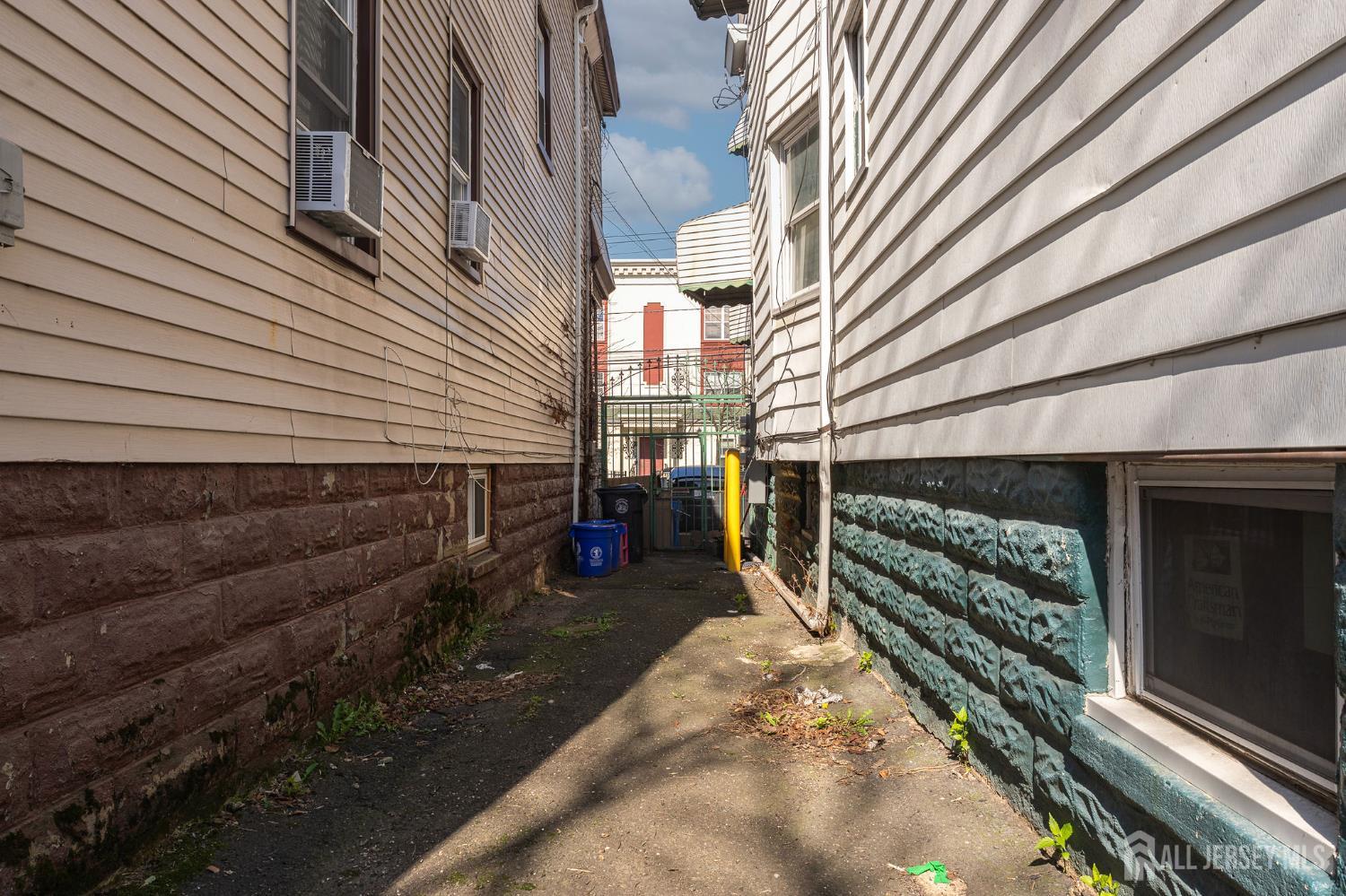 211 N 13th Street Newark NJ 07107