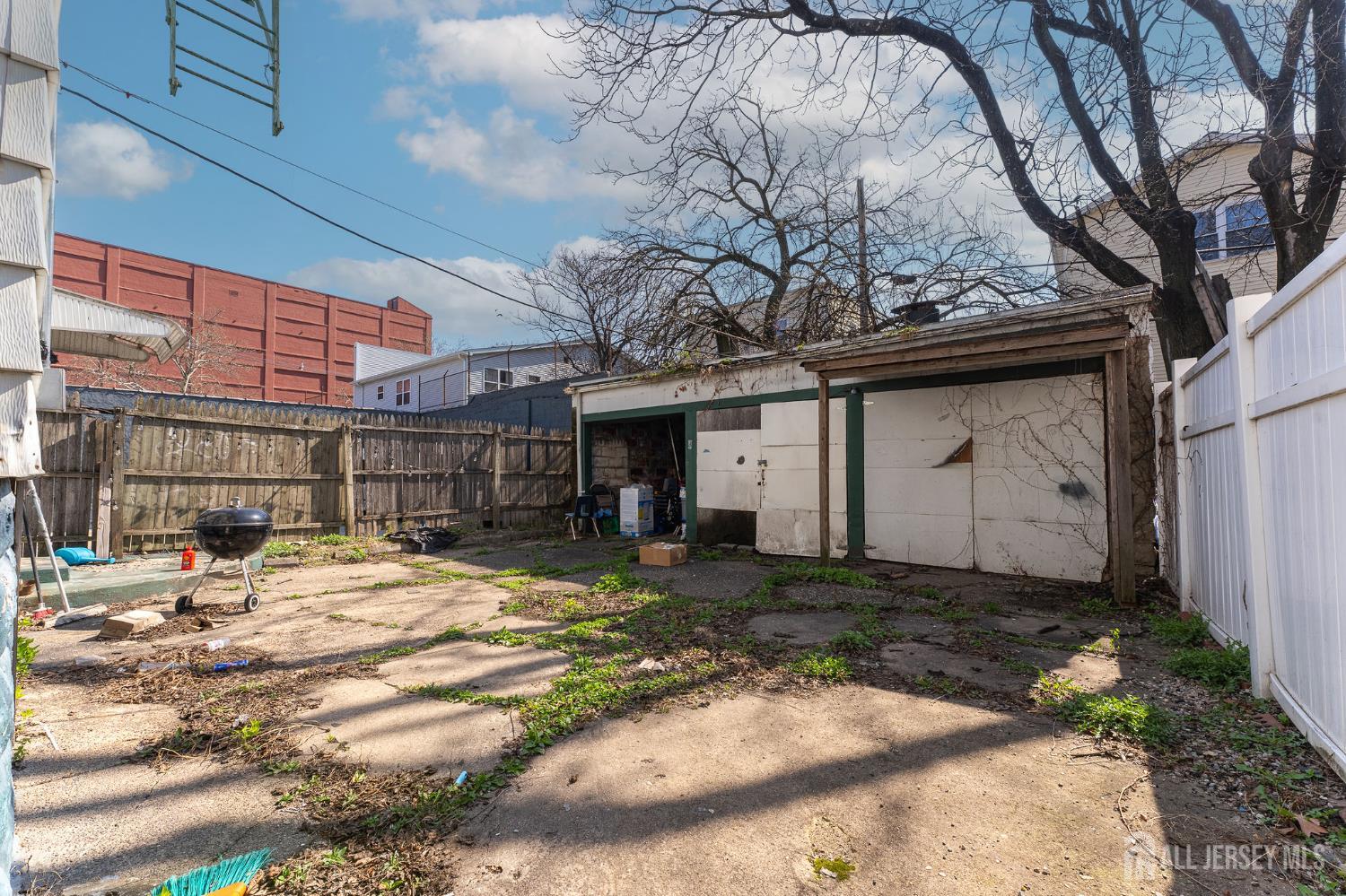211 N 13th Street Newark NJ 07107