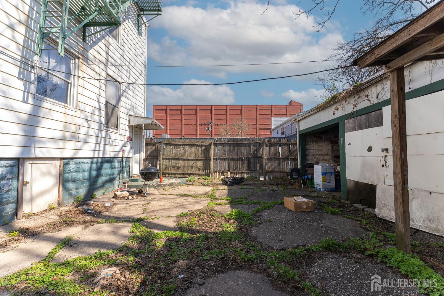 211 N 13th Street Newark NJ 07107