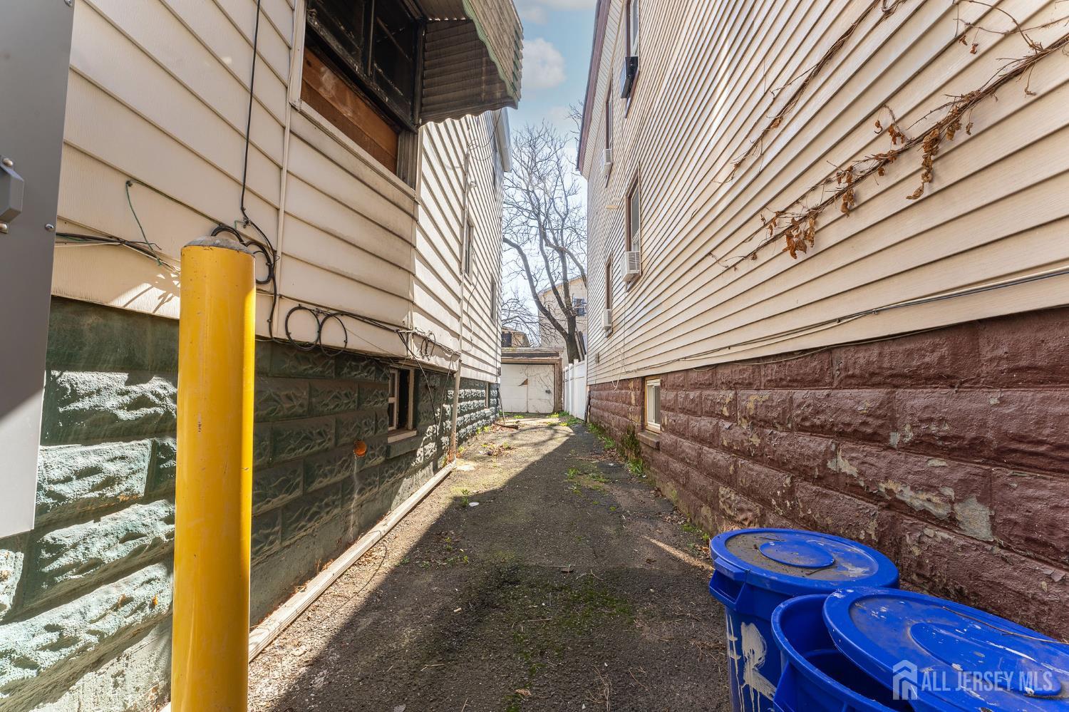 211 N 13th Street Newark NJ 07107