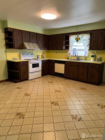16 Carlton Street Edison NJ 08837