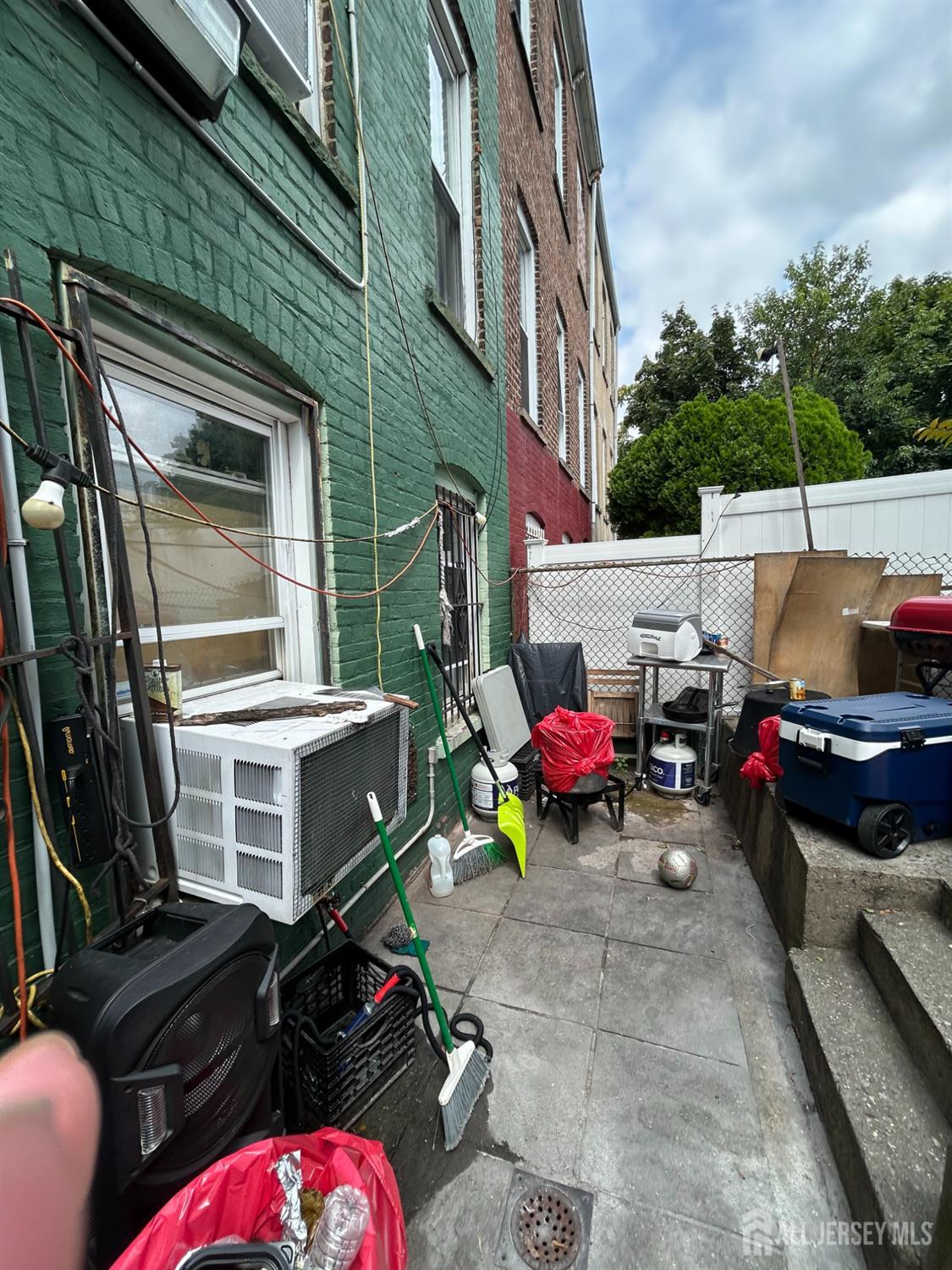 184 Van Horne Street Jersey City NJ 07304