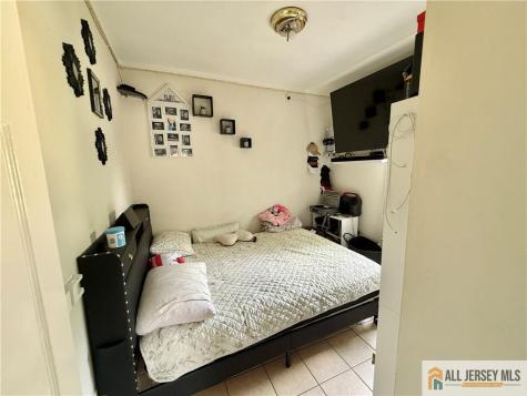 525 S 3rd Avenue Highland Park NJ 08904