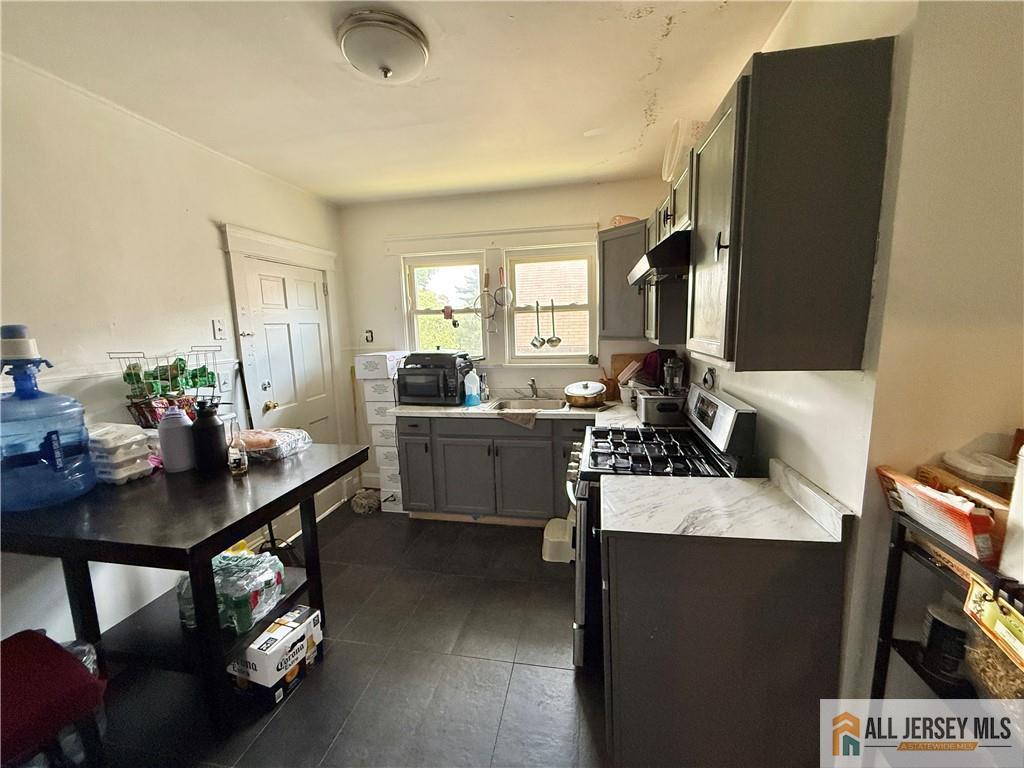 525 S 3rd Avenue Highland Park NJ 08904