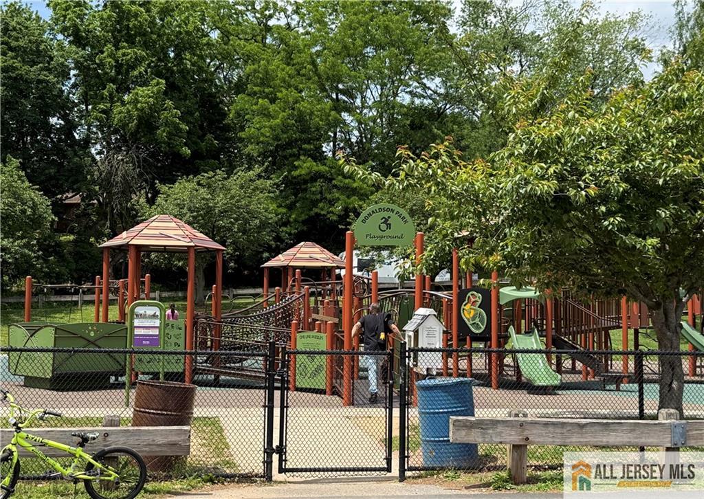 525 S 3rd Avenue Highland Park NJ 08904