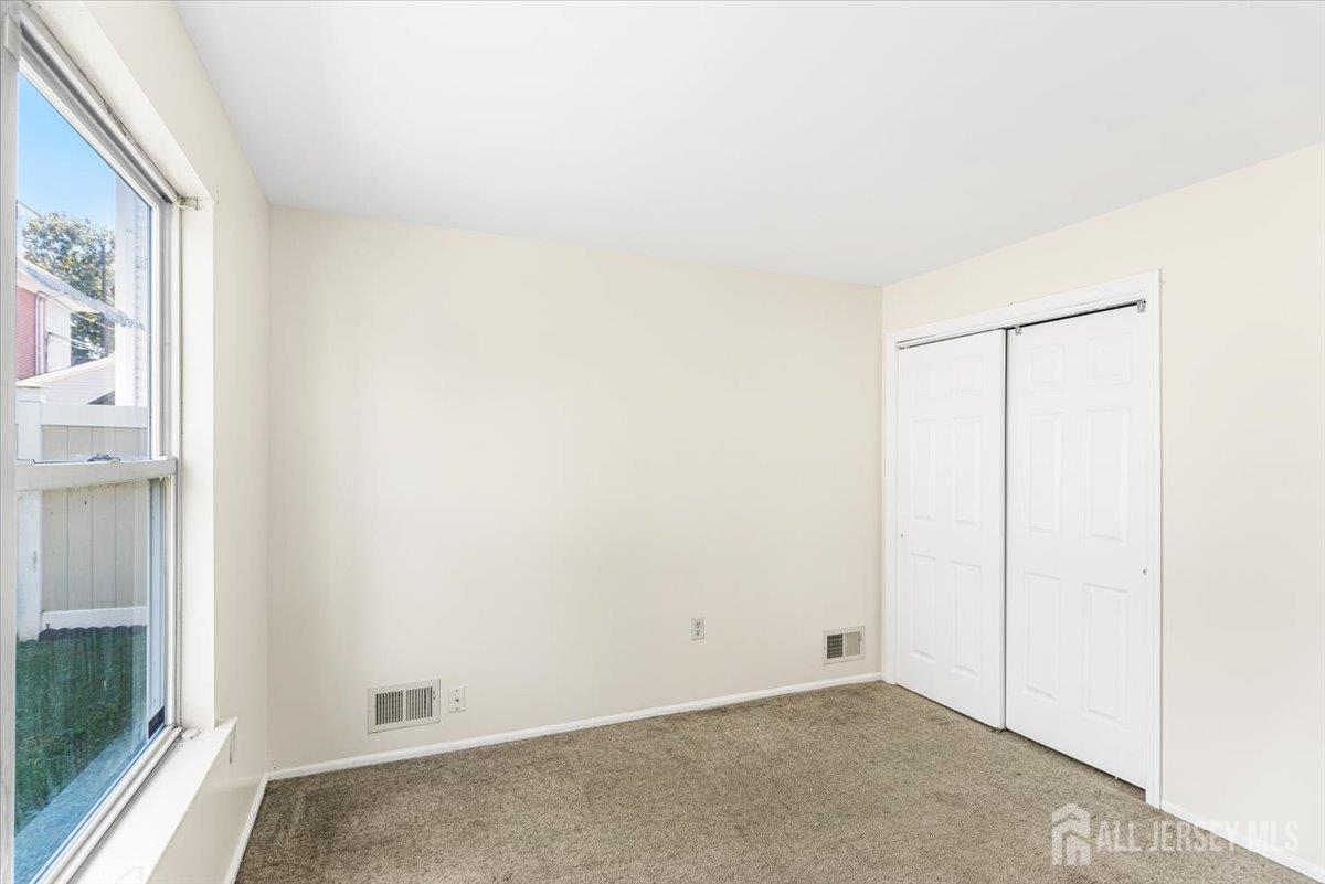 32 Mckinley Avenue Carteret NJ 07008