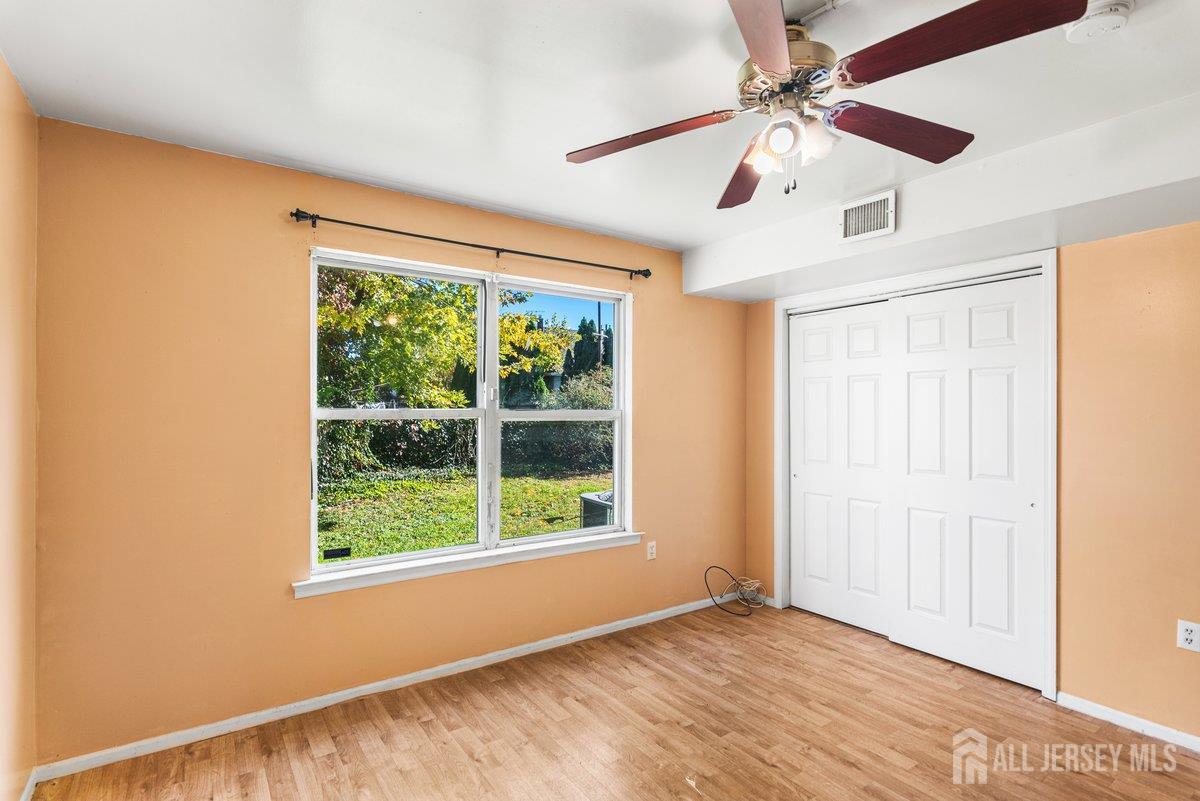 32 Mckinley Avenue Carteret NJ 07008