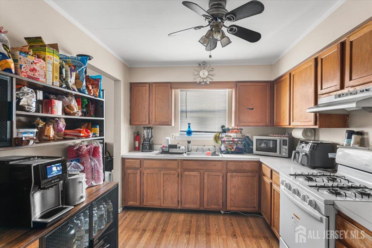 32 Mckinley Avenue Carteret NJ 07008